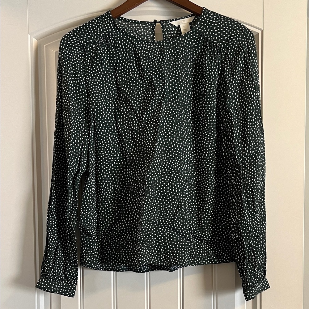 EUC H&M Dark Green Polka Dot Long Sleeve Women’s Blouse Size 0